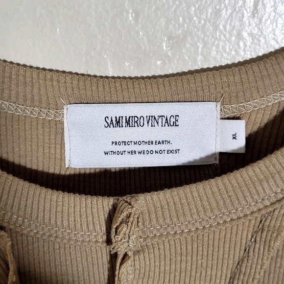 SAMI MIRO VINTAGE Inside-Out Seams Fitted Dress - Picture 8 of 10